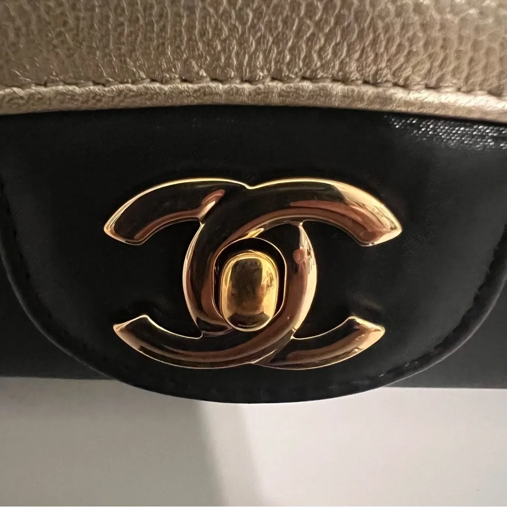 Chanel Black and Gold Women's Bag - Picture 4 of 14